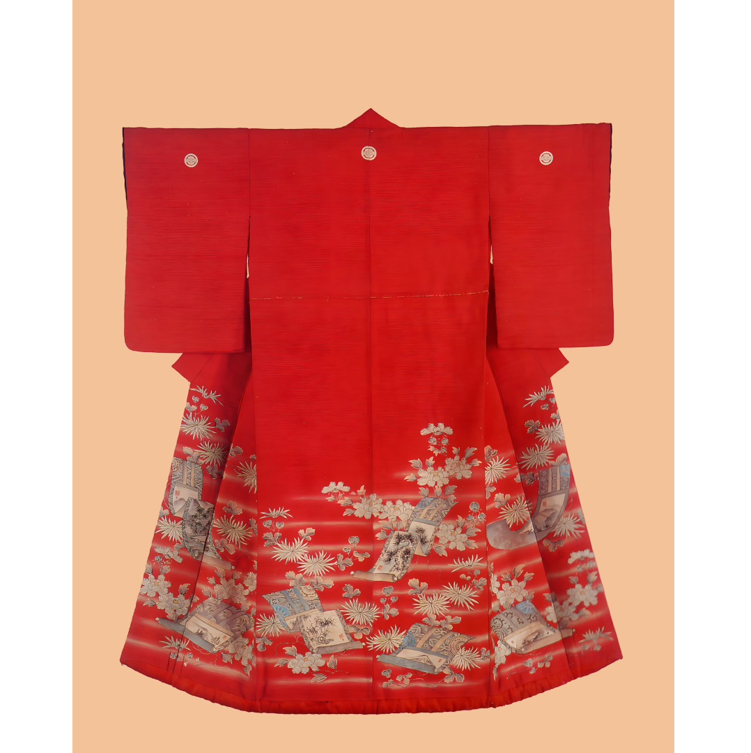 JPKI.13 - 300dpi - 5x4 - PNG - Kimono in red with flower and scroll patterns300 (Aangepast)